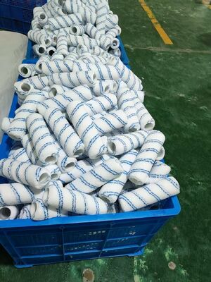 Roller de pintura blanco con rayas azules para pintar paredes, puertas, suelos, techos, tejados